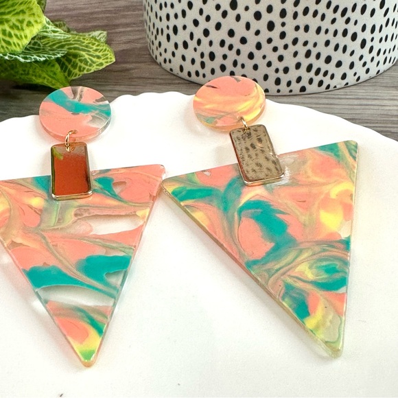 2/$30🌵 Bright Acrylic Triangle Gold Earrings Multicolor Swirl Large Boho NEW - Picture 9 of 12